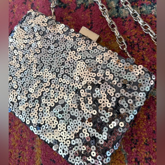 White House Black Market | Women’s Silver Sequin Crossbody Clutch Purse OS - Picture 4 of 10